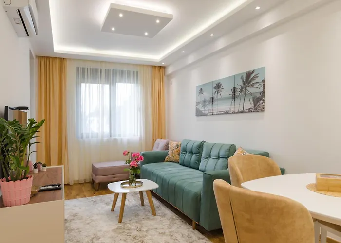 14 & Free Parking Garage Apartman *