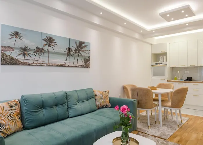 14 & Free Parking Garage *